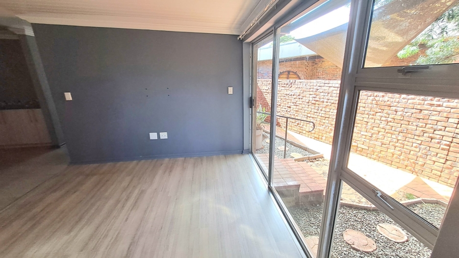 2 Bedroom Property for Sale in Pellissier Free State